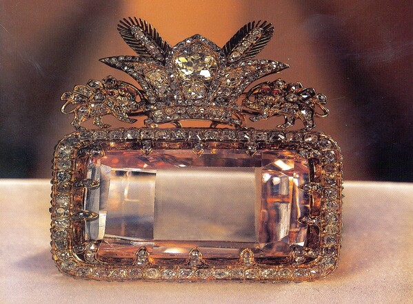 بازگشایی خزانه جواهرات ملی ایران                             